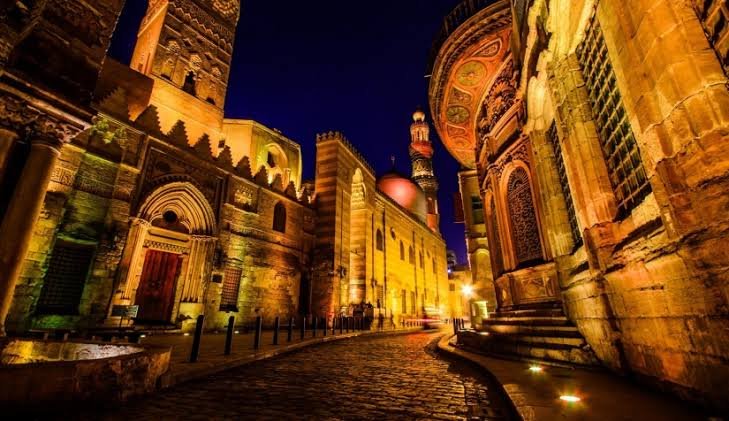 Amazing Al Moez Street is 1 of the oldest streets in Egypt.