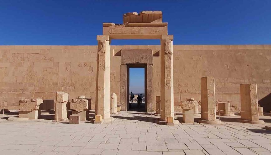 Wonders of Luxor,The 10 most famous tourist places in Luxor.